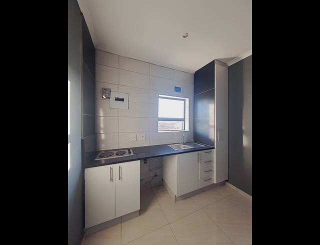 1 BEDROOM APARTMENT TO LET IN RABIE RIDGE